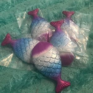 Glitter ombre mermaid tail makeup brush!!✨💗