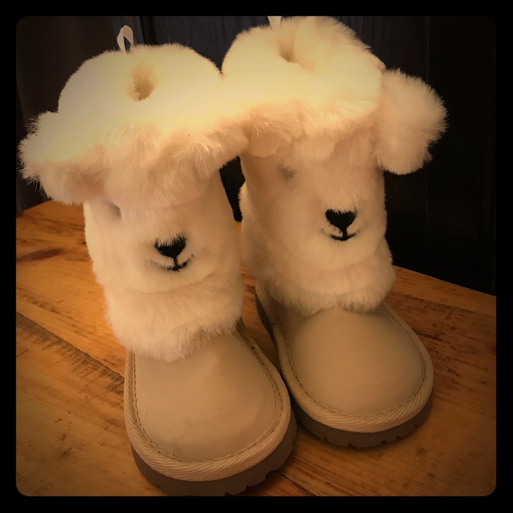 Baby gap bear boots