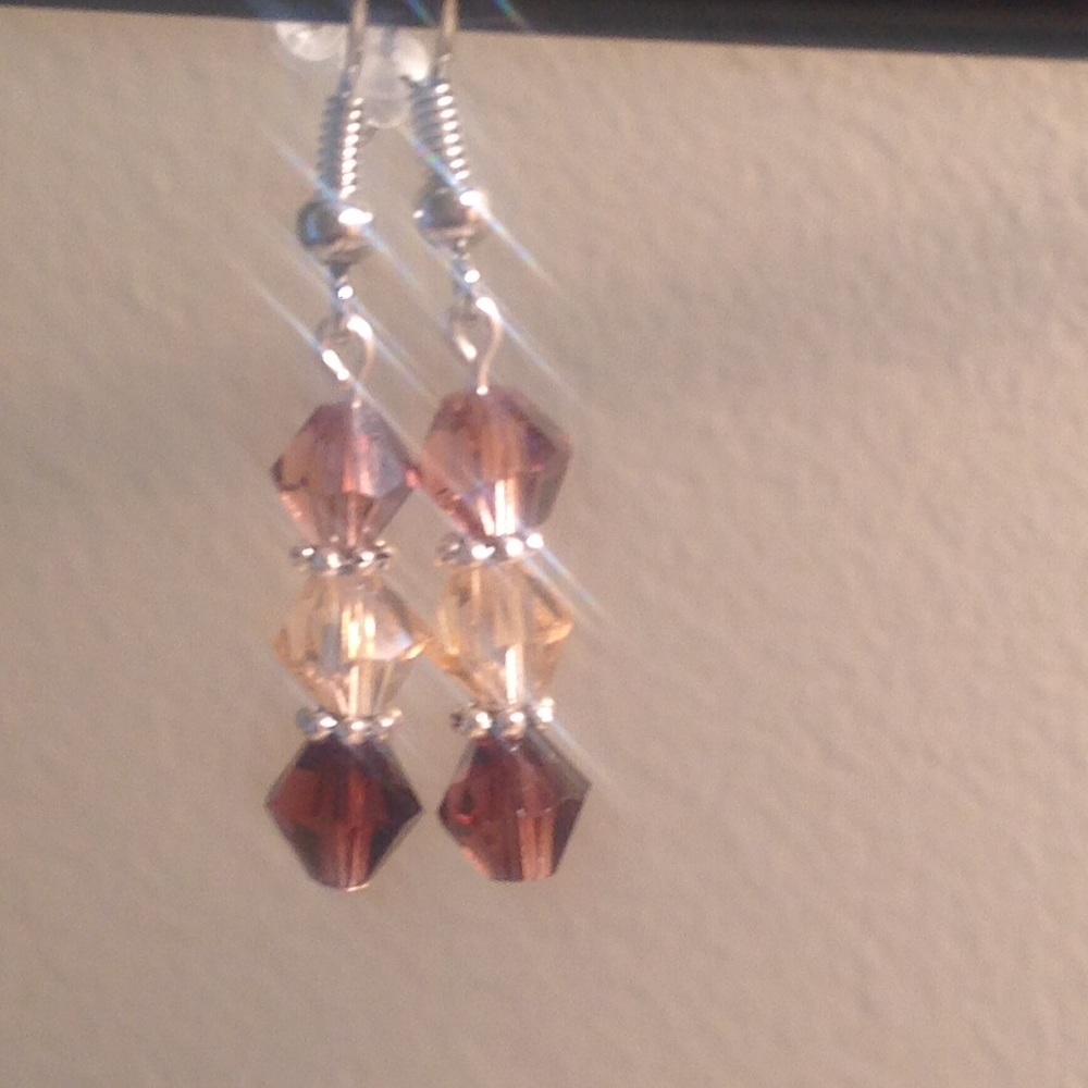 Pink/brown earring - Picture 2 of 2