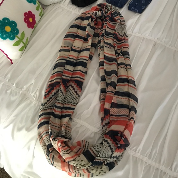 Infinity scarf - Picture 2 of 2