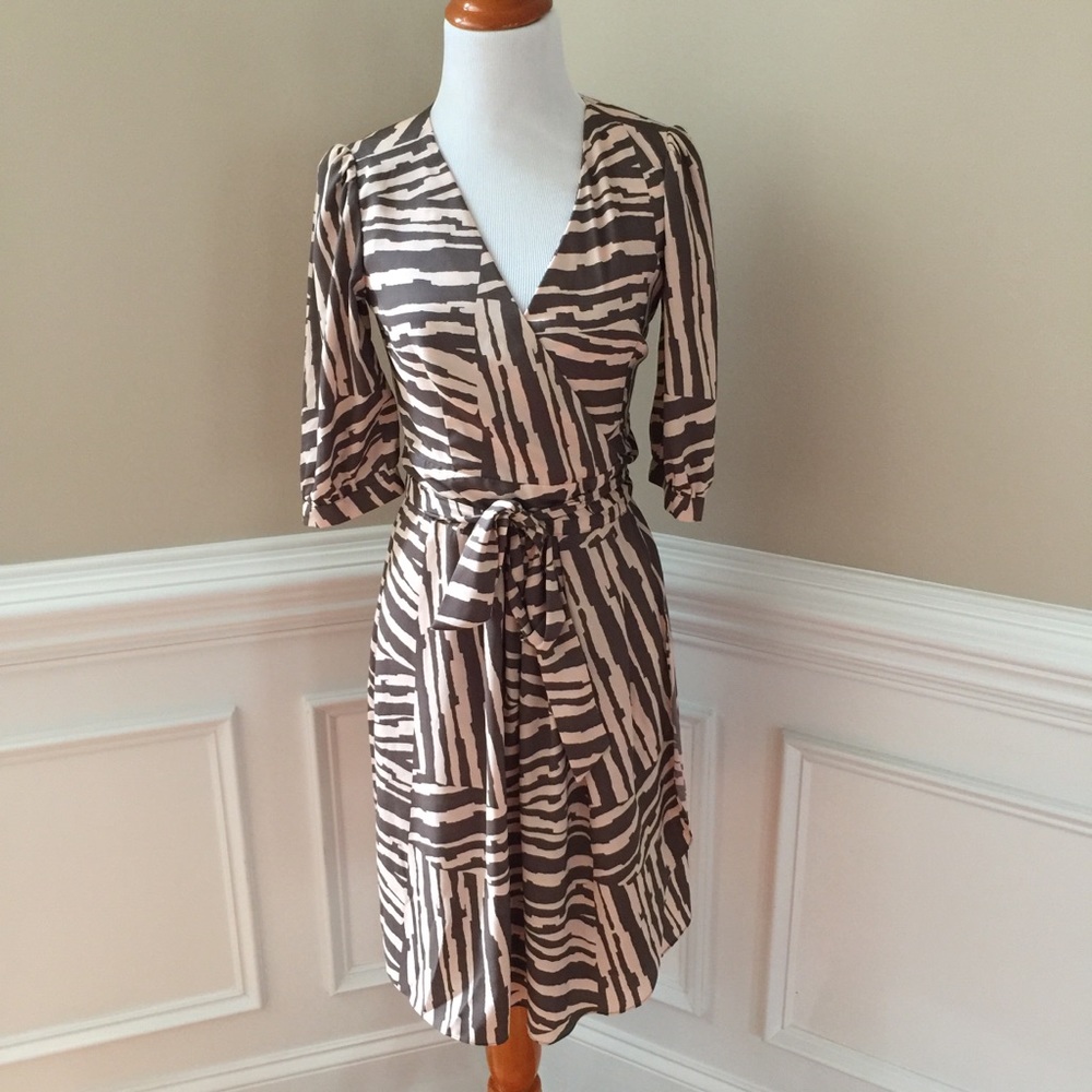 Banana republic zebra print wrap dress size 0