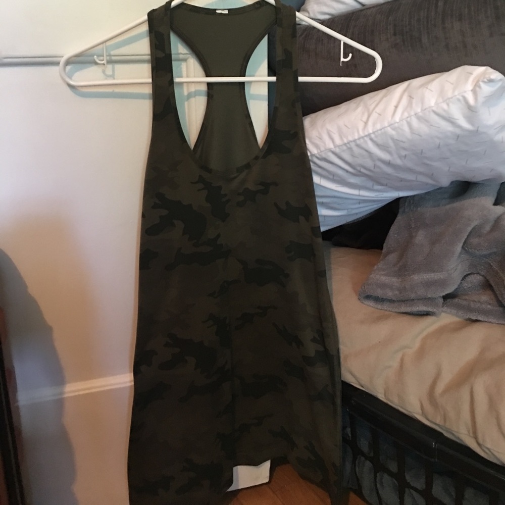 Lululemon razorback