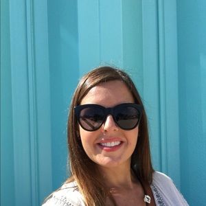 Meet your Posher, Candi