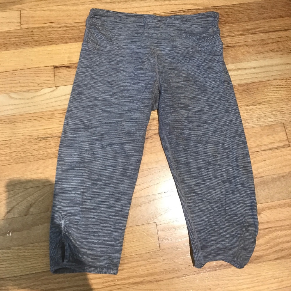SALE‼️ LULULEMON CROPS