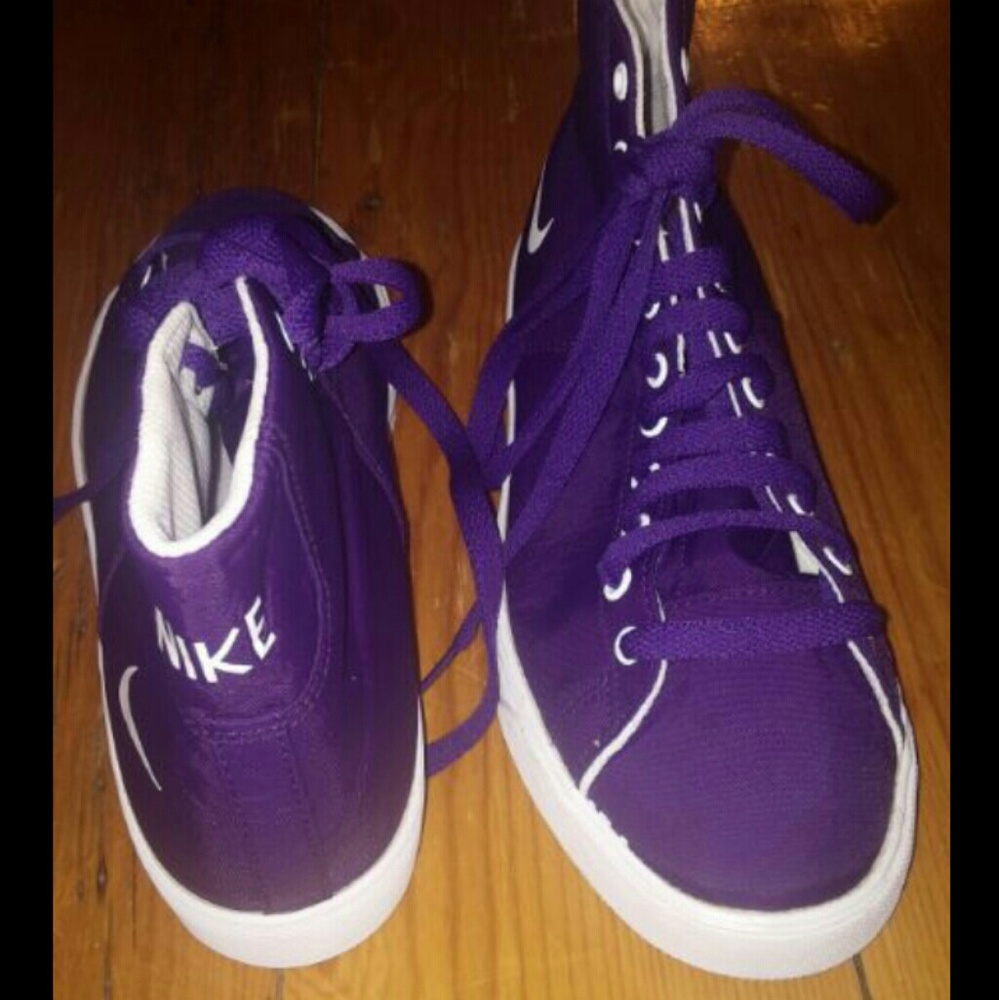Brand New Royal Purple Women Nike Shoes Size 8