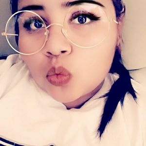 Meet your Posher, Perla