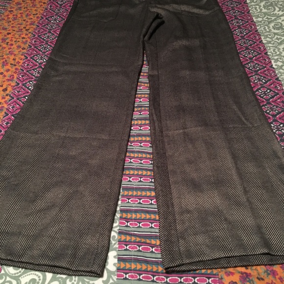 Limited - Picture 4 of 4