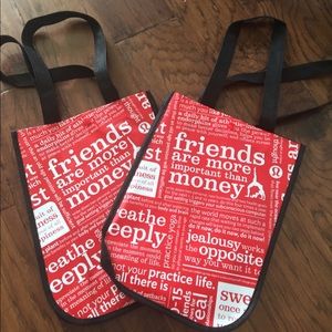 Two BRAND NEW lulu lemon bags💋💄🎒
