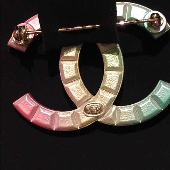 Chanel 17C Cuba Rainbow Brooch - Picture 4 of 4