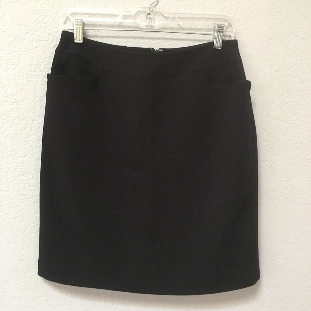 TAHARI  Black Skirt