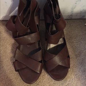 New Directions Brown Strappy Wedges. Size 7.5