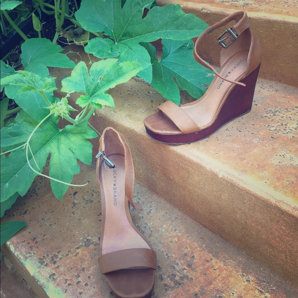 NEVER WORN LUCKY BRAND Wedges