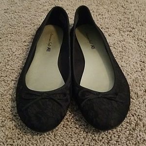 Black lace flats