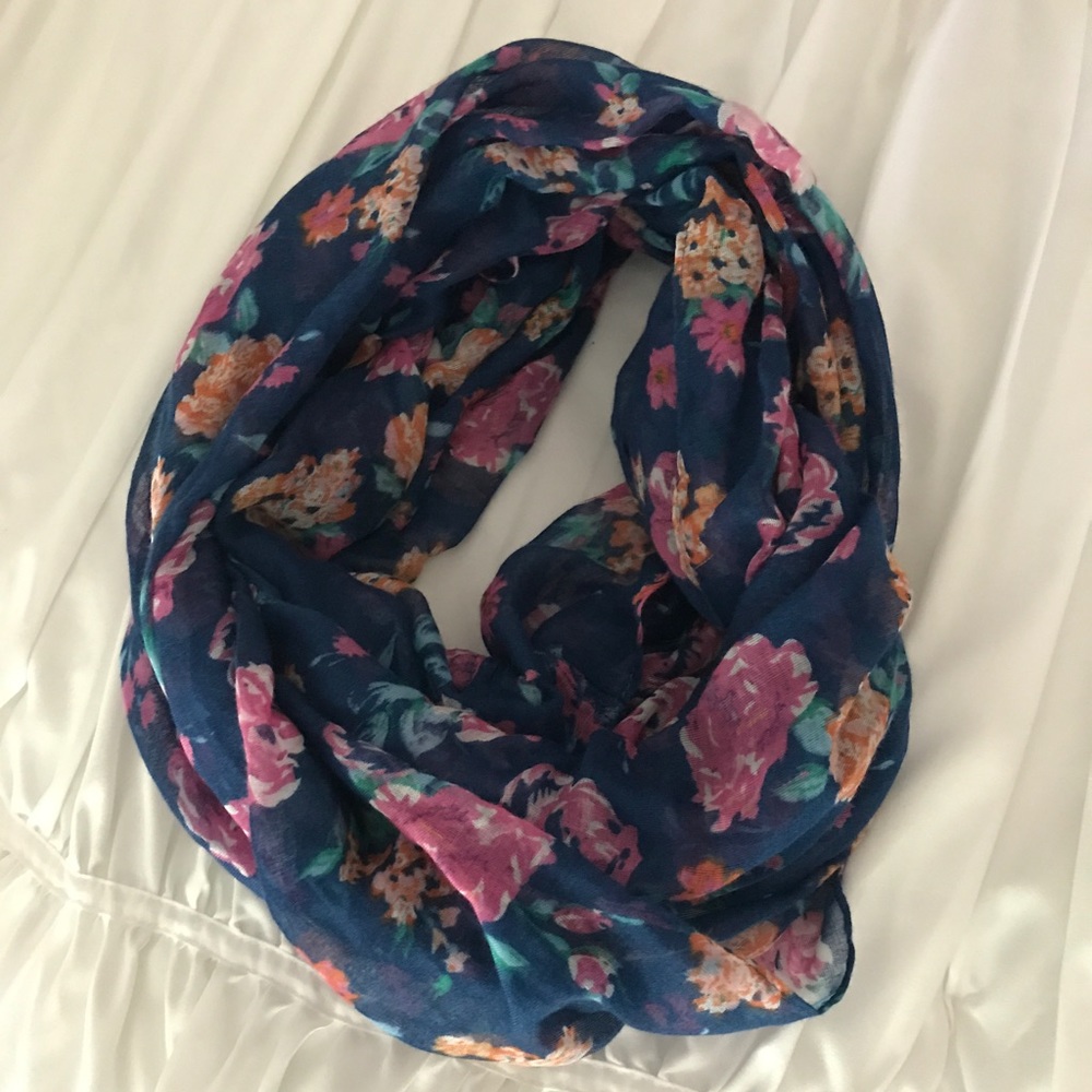 Infinity scarf
