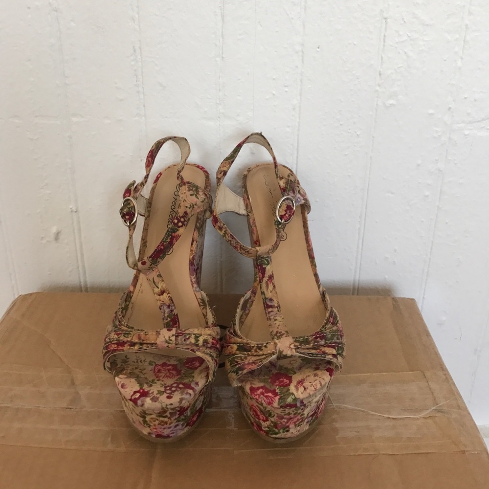 Floral Wedges