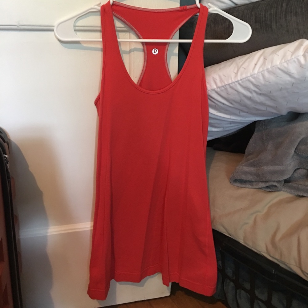 Lululemon tank