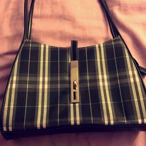 *Price Reduced* Plaid Shoulder Purse