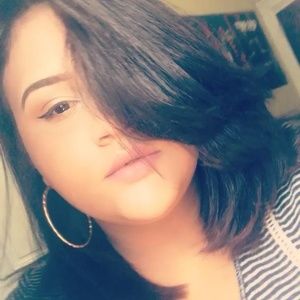 Meet your Posher, Julissa