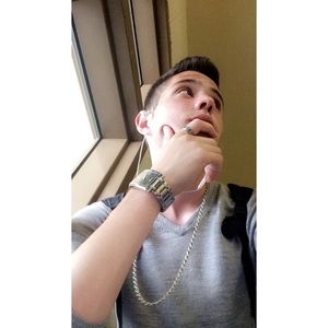 Meet your Posher, Javier