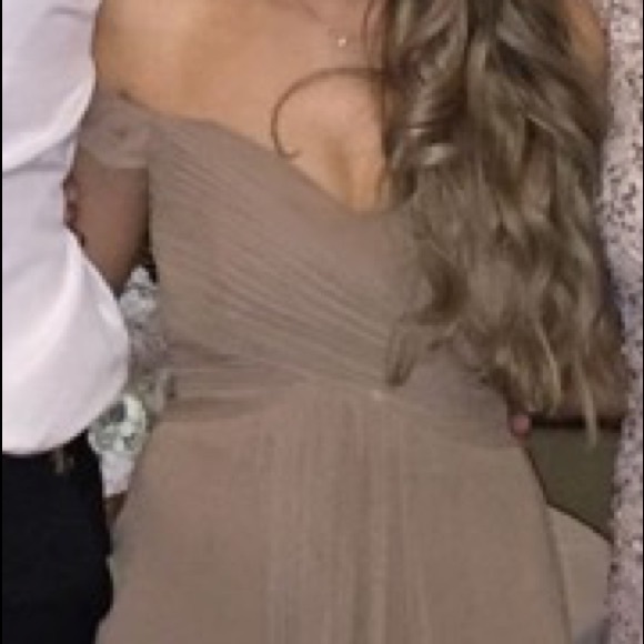 Selling bridesmaid dress in size 00! - Picture 3 of 4