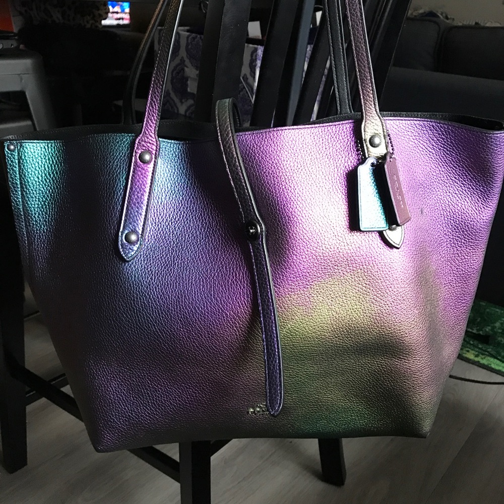 Best price! Coach hologram tote- original release