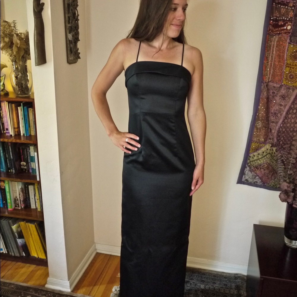 Wknd sale! Ultimate simple black dress