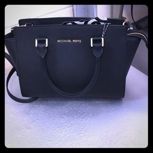 NWOT Beautiful Michael Kors Purse