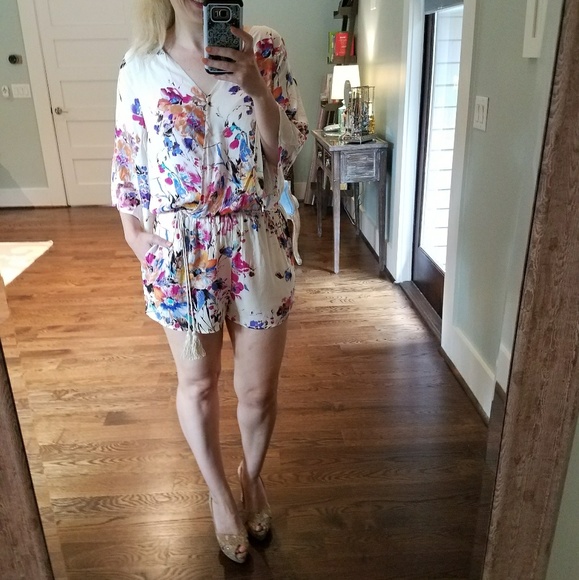 New! Floral Romper with pockets ⚘⚘⚘ cream pink - Picture 3 of 3