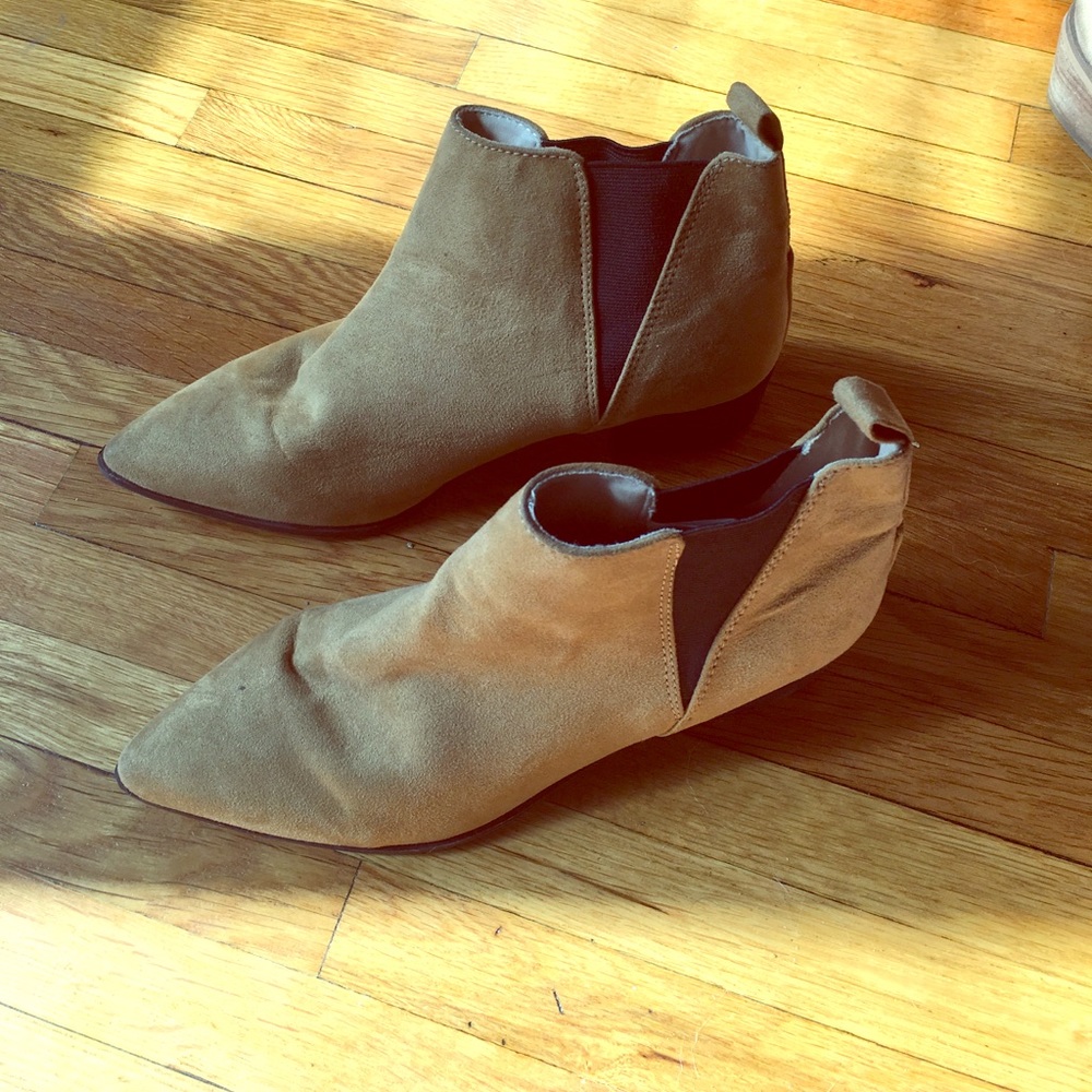 Old Navy tan microsuede chelsea boots