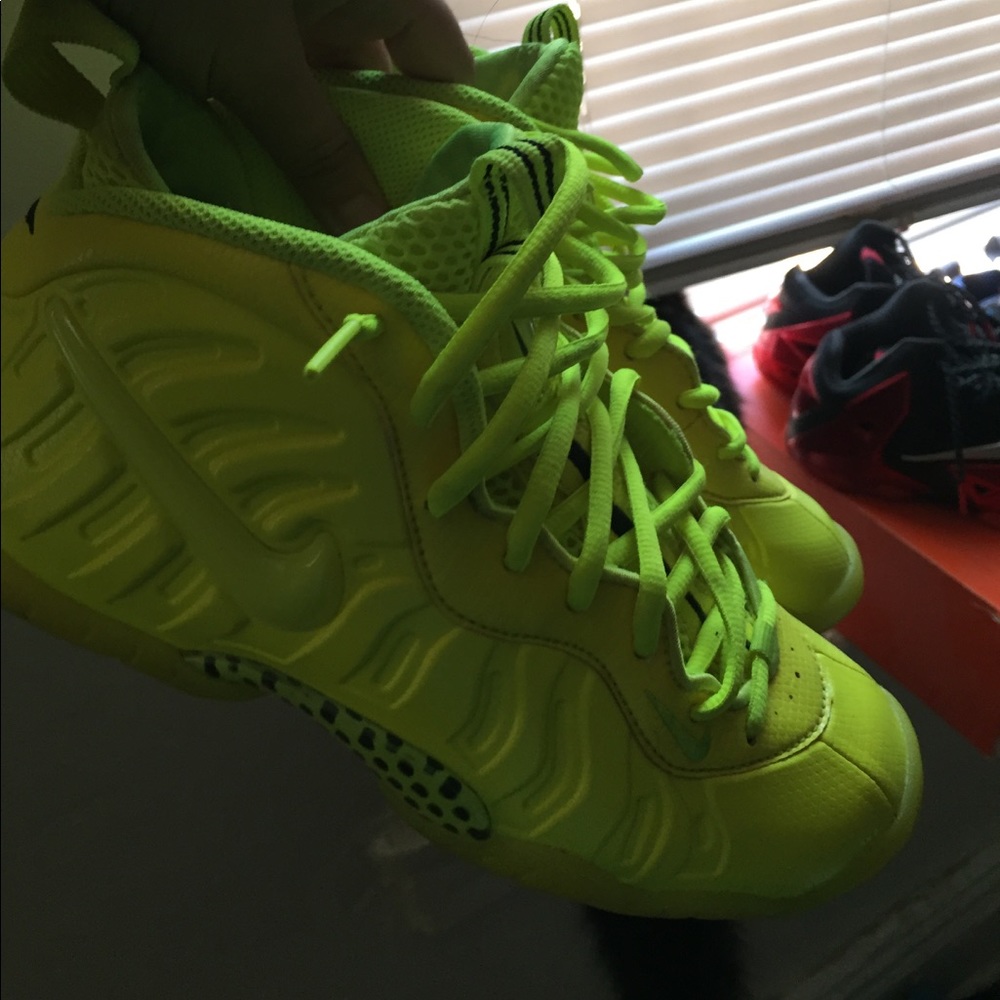 Nike "Volt" Foamposite