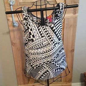 Women's black and white geometric tank