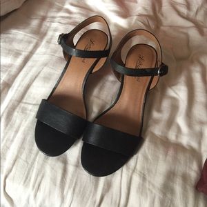 NWOT Lucky Brand sandals