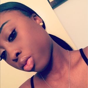 Meet your Posher, Tishara