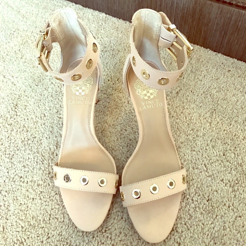 VINCE CAMUTO HEELS