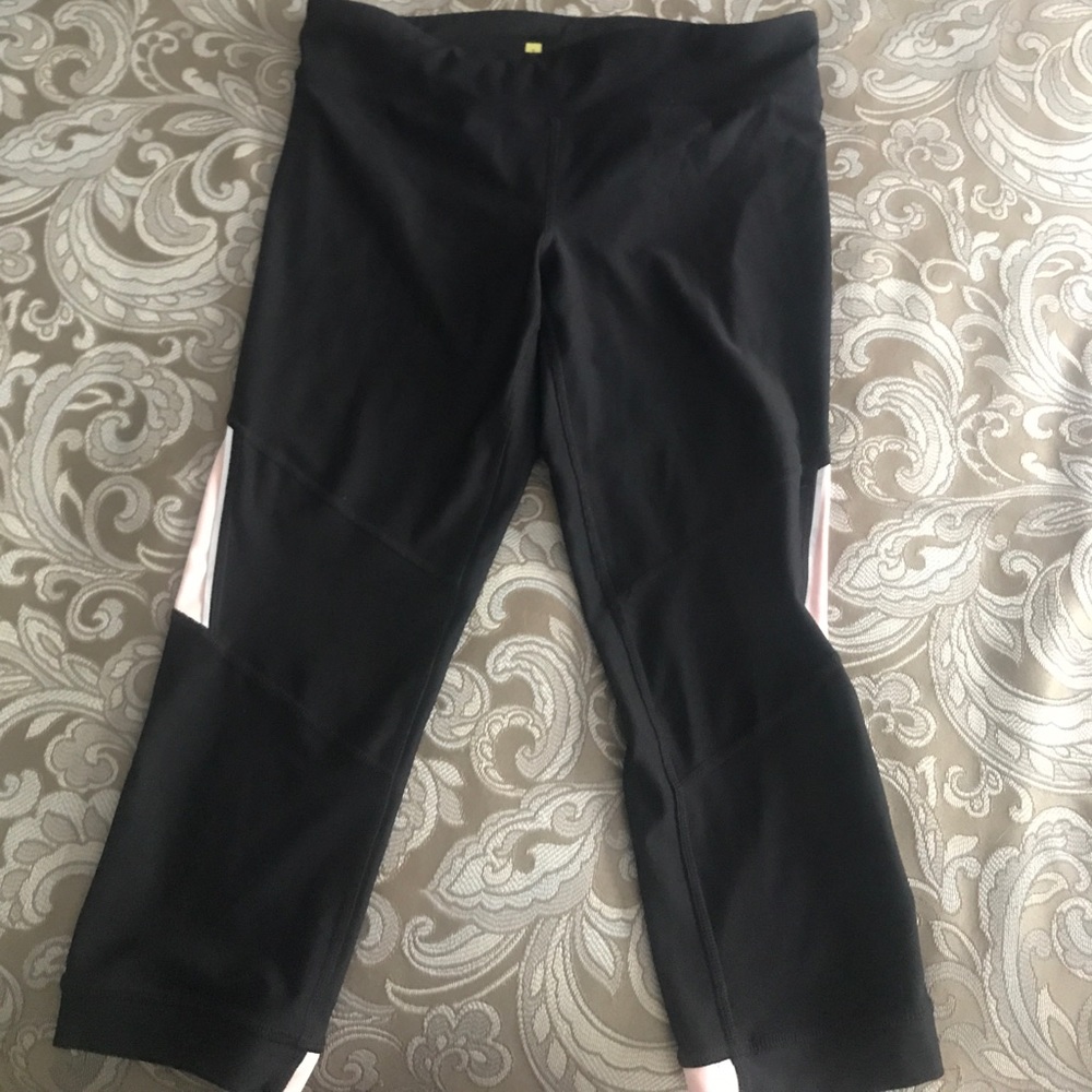 Black and pink crop leggings