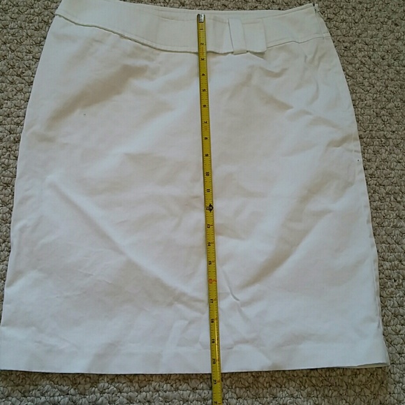 Donated! BLOOMINGDALE'S white skirt! Sz 10. - Picture 6 of 8