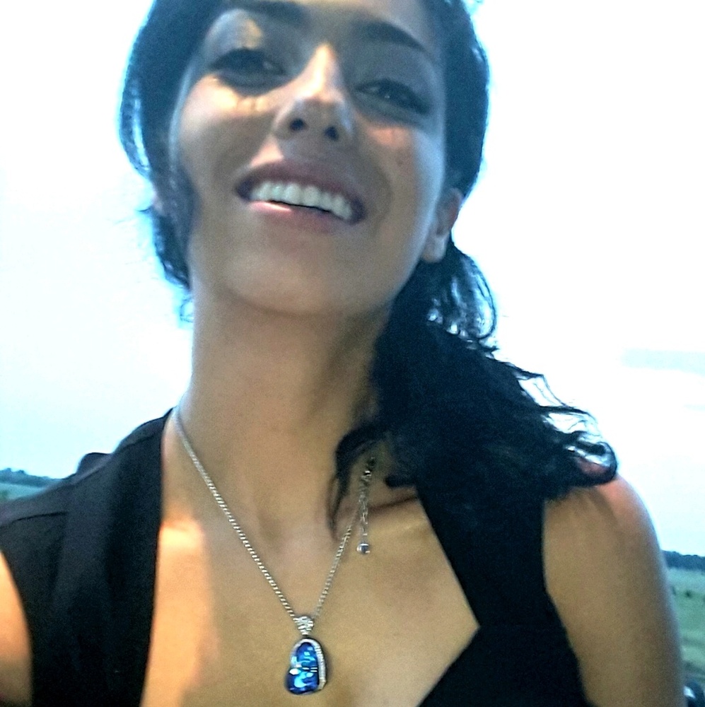 Meet your Posher, Yesenia