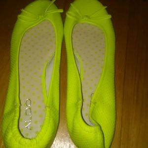 Neon Green Aldo Women's Flats (Size 40)
