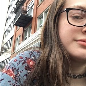 Meet your Posher, Laura