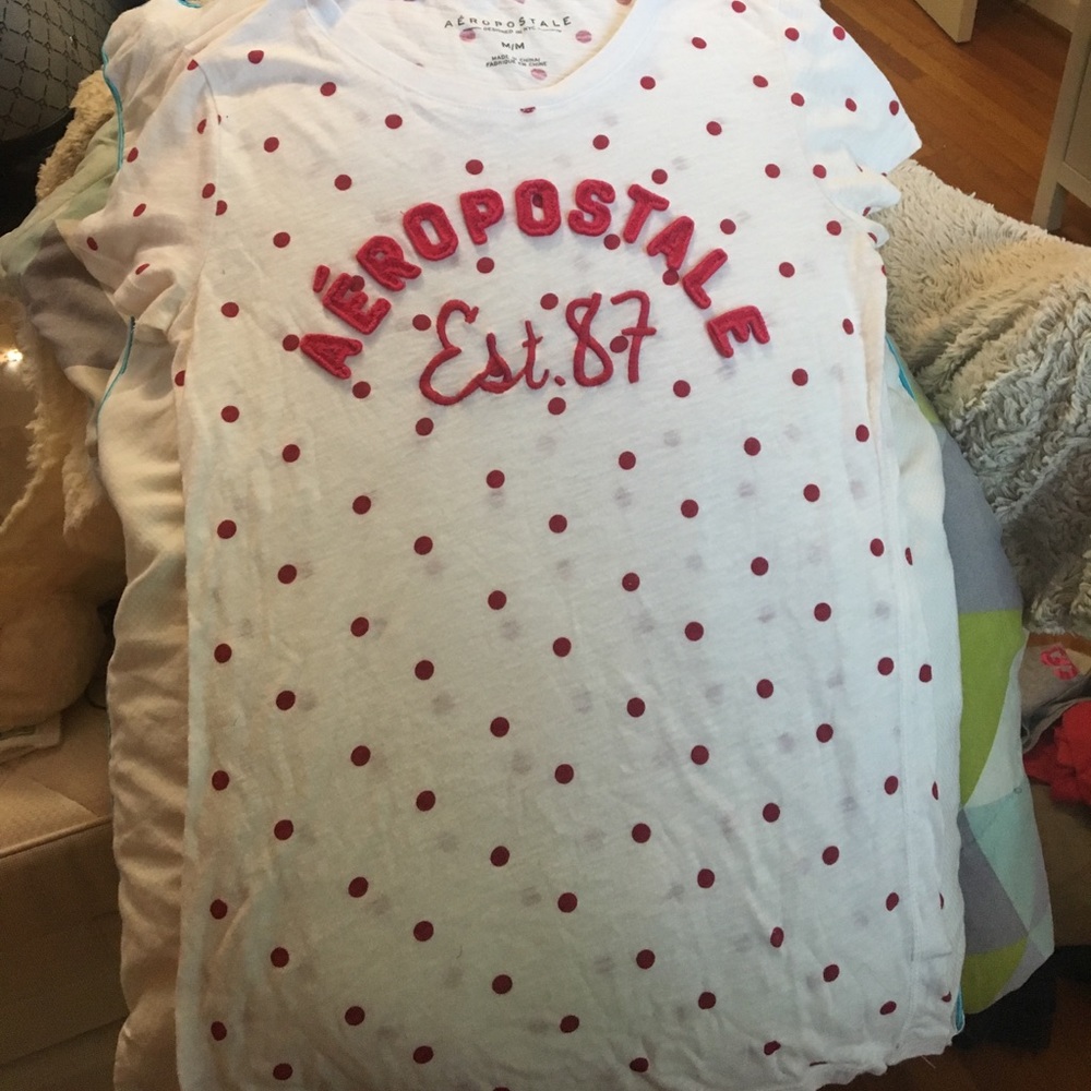 Medium Aéropostale shirt