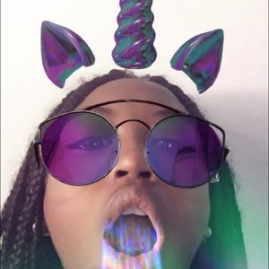 Meet your Posher, Adari