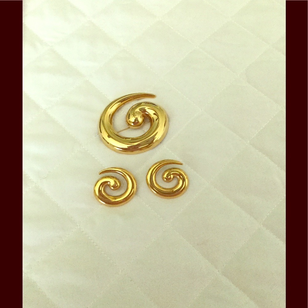 Vintage Monet Earrings & Broach / Pendant