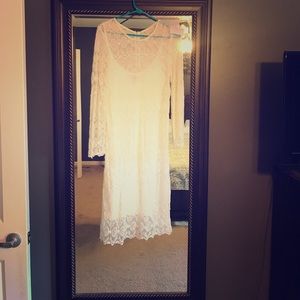 Beautiful off-white lace dress!
