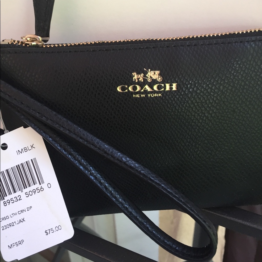 Coach wristlet black