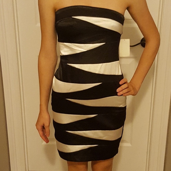 NWT Striped Strapless Mini Dress - Picture 3 of 5