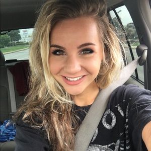 Meet your Posher, Jillian