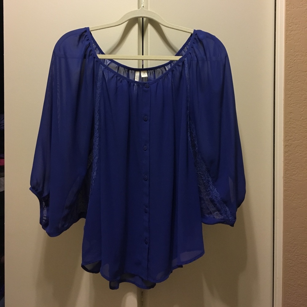 LC Lauren Conrad Bat Wing Sleeve with Lace Detail
