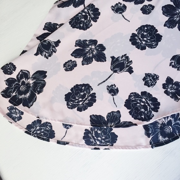 Ann Taylor Tops - Ann Taylor Roll Sleeve Top; size XXSP Ann Taylor Tops - Ann Taylor Roll Sleeve Top; size XXSP