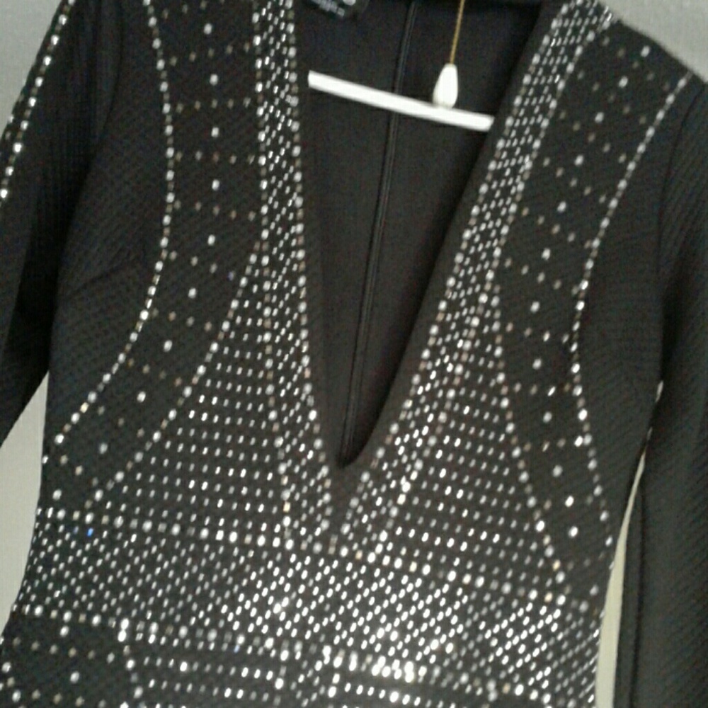 🔥New years  Bebe dress  worn 1 hr - Picture 2 of 2