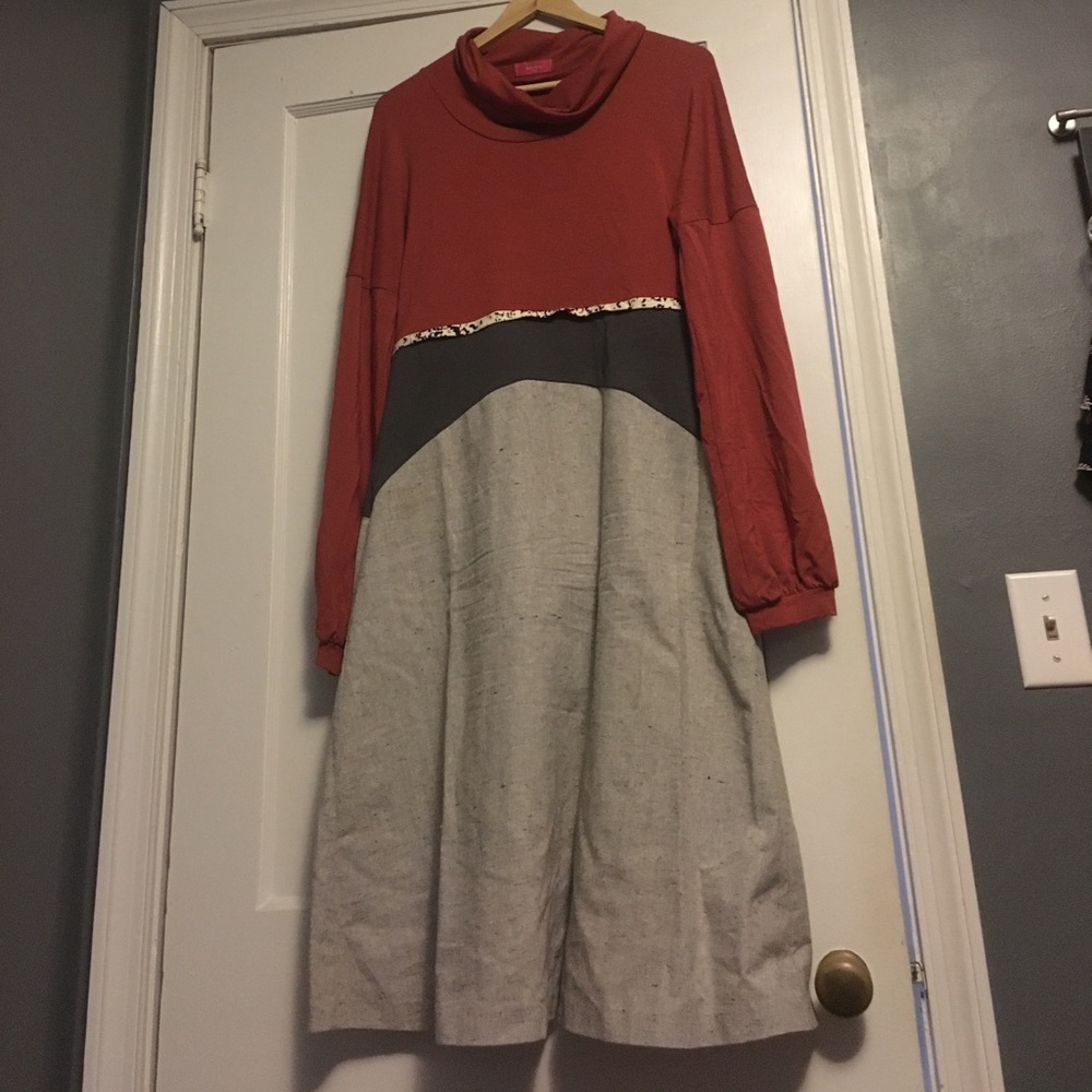 Unique Kelly Lane dress